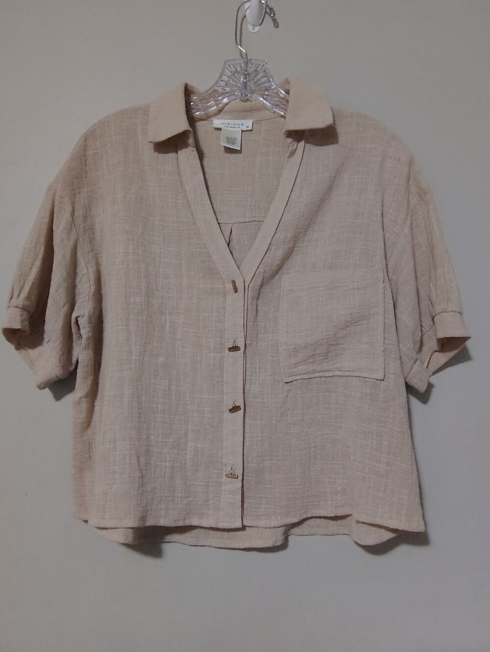 Light Beige Short-Sleeve Button-Front Shirt - Relaxed V-Neck Slightly Cropped